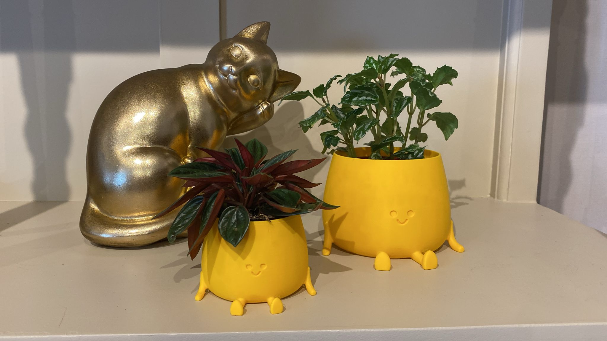 Happy pot groot en klein front view