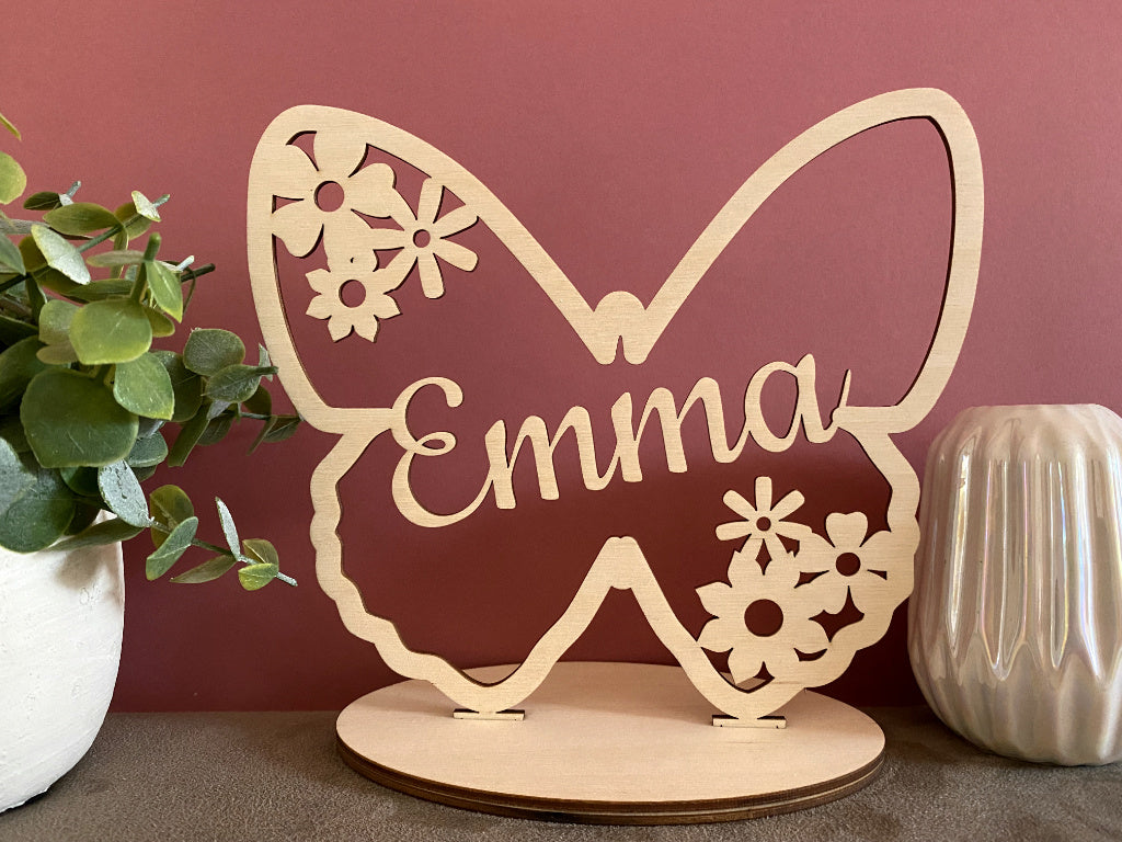 houten vlinder met naam front view